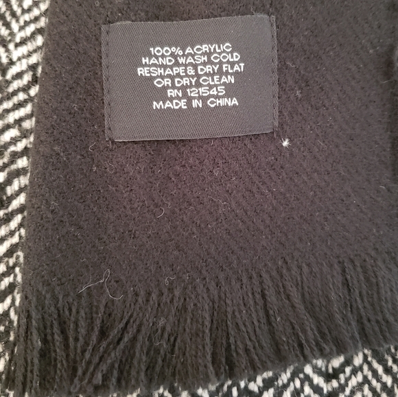 London Fog Women's Black & White Herringbone Wool Blend Coat Size S - Picture 12 of 13